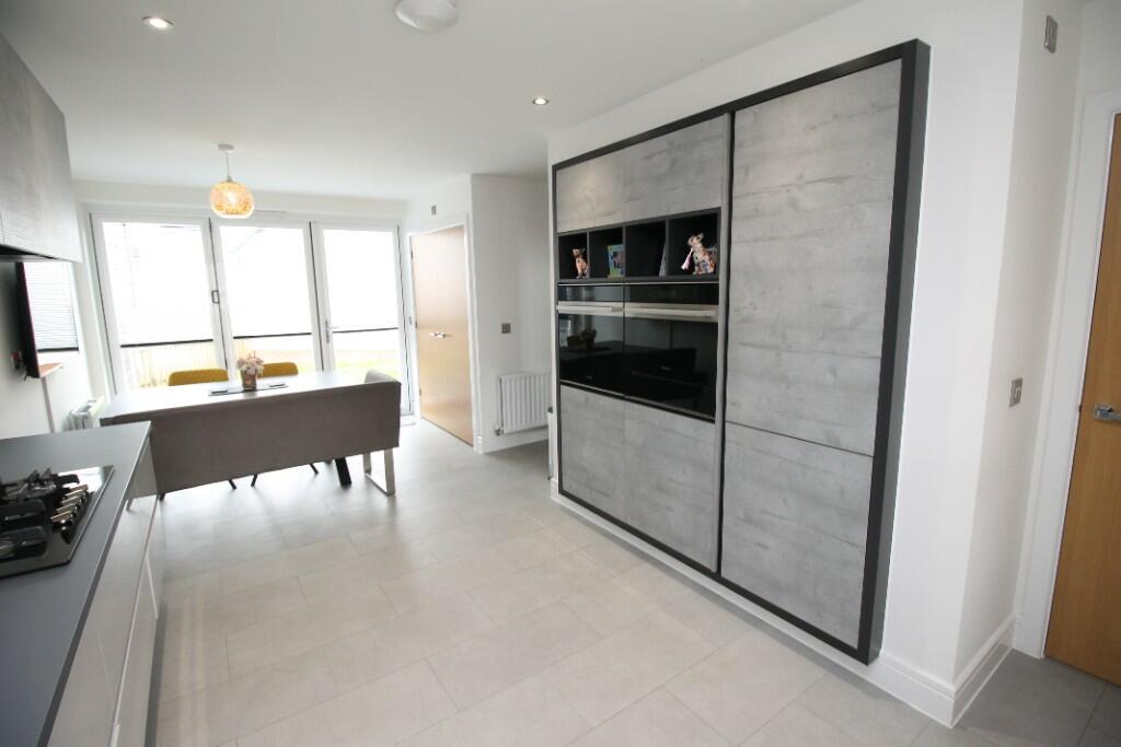 Kitchen Dining area