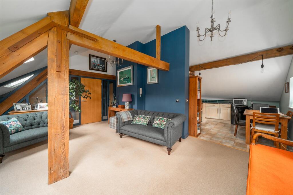 Living Room-4.jpg