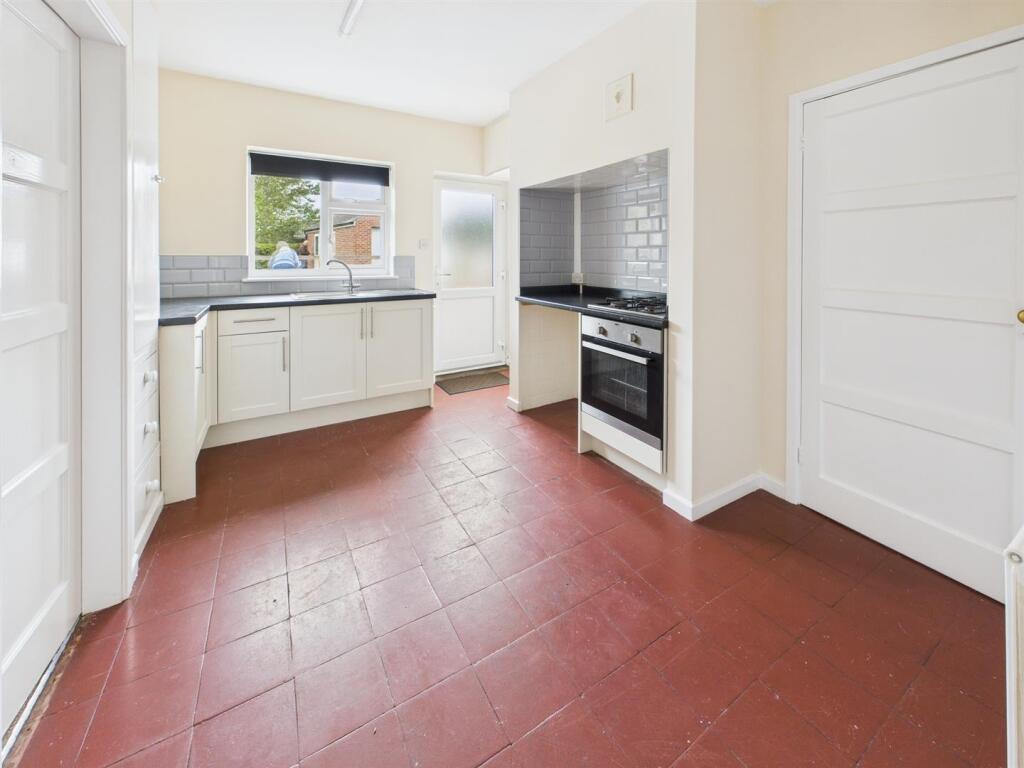 Kitchen/Dining Area