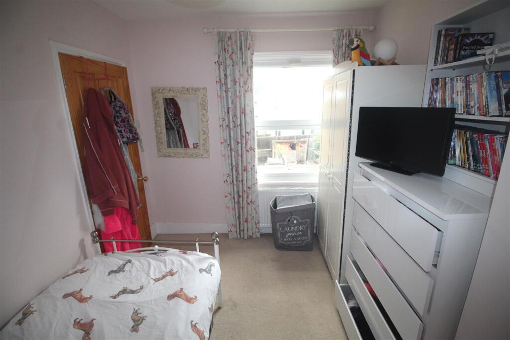 28 Elm bed 2.JPG