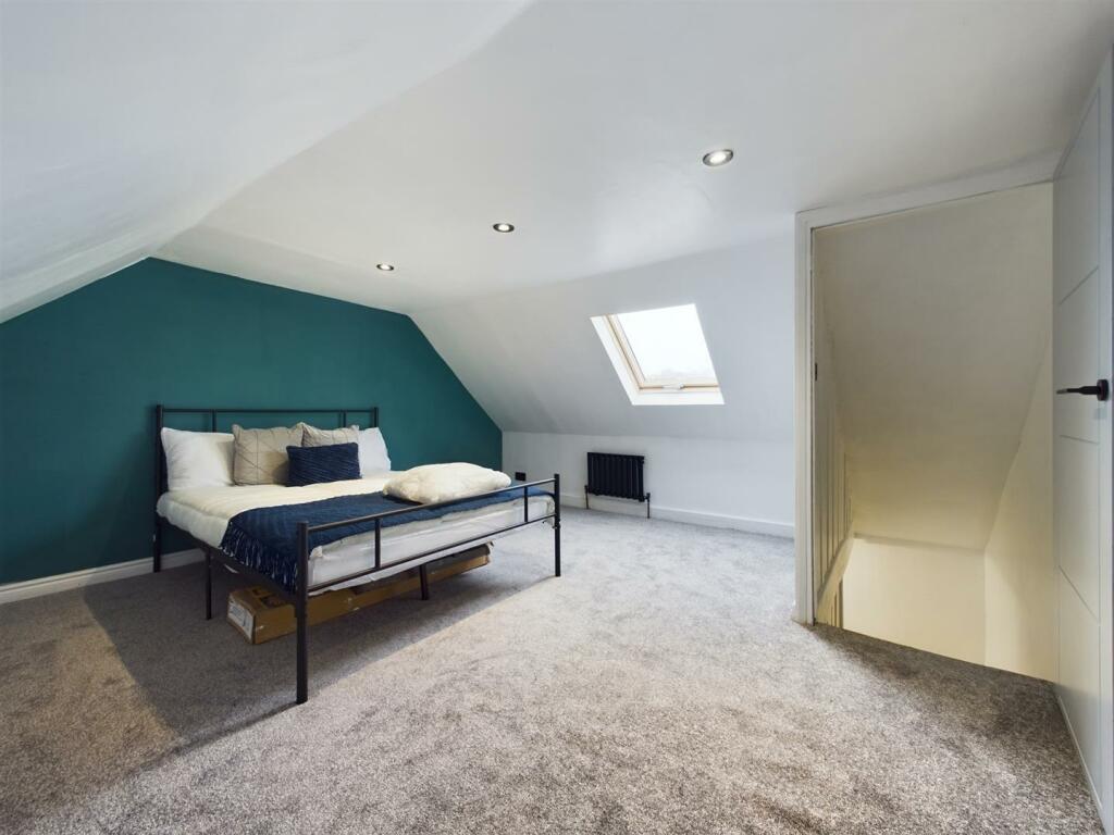 Bedroom 3 (2).jpg