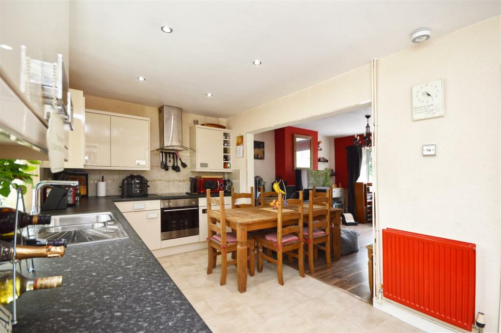 Kitchen / Dining Room