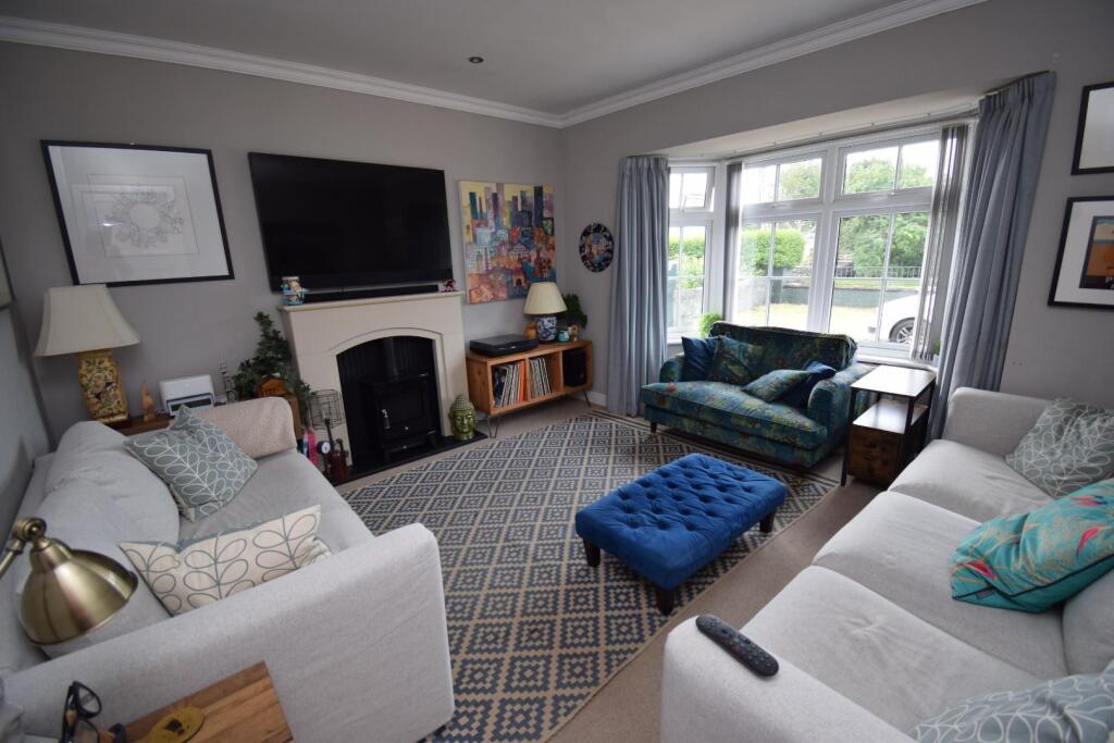 Living Room.JPG