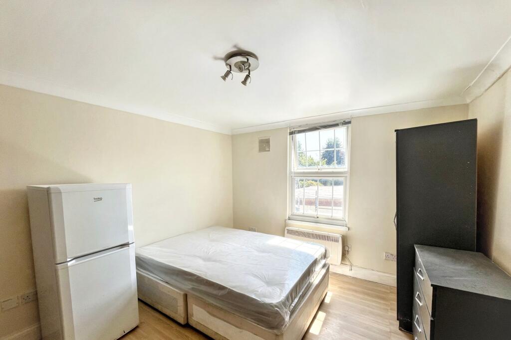 Flat 1, 290 Ewell Road, Surbiton, KT6 7AQ