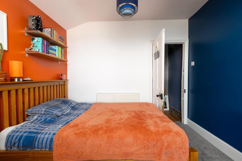 10 Kensington Park Road, BS4-14.jpg