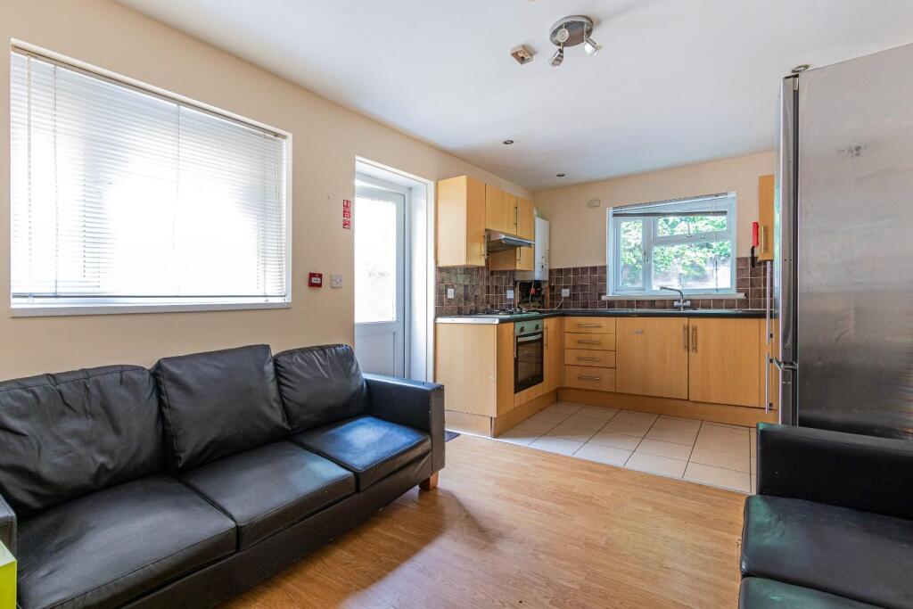 Rhymney Street 70 (7 of 18).jpg