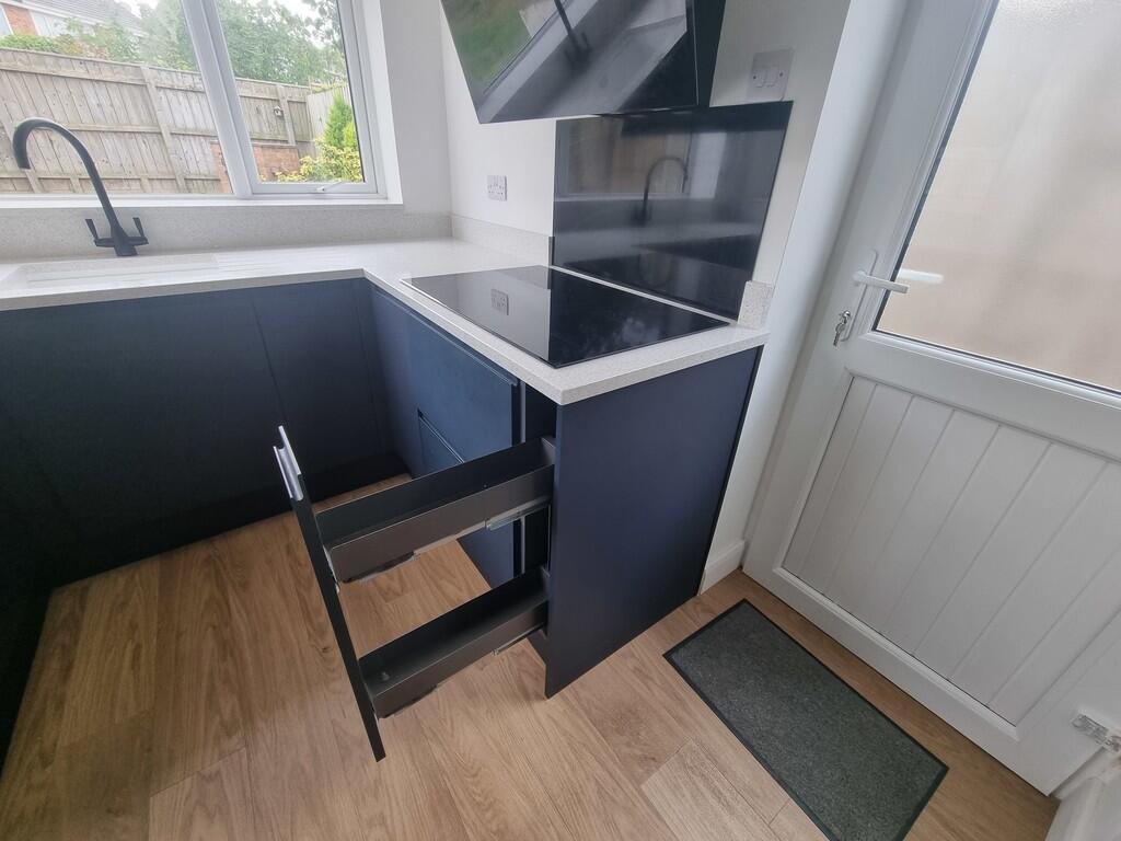 Pull out spice ra...