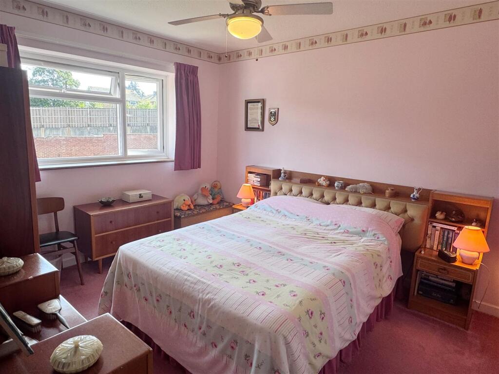 Bed 1.JPG