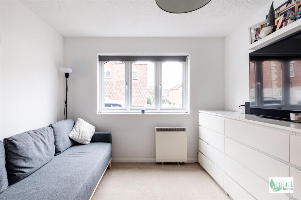 Watermark - 16 Foundry Mews-4.jpg