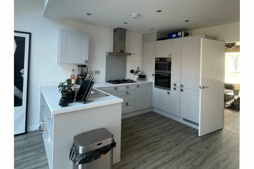 kitchen 2.jpeg