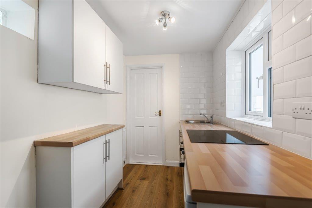 Kitchen  (Main)