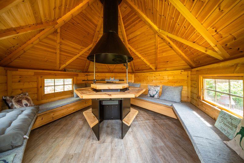 BBQ HUT