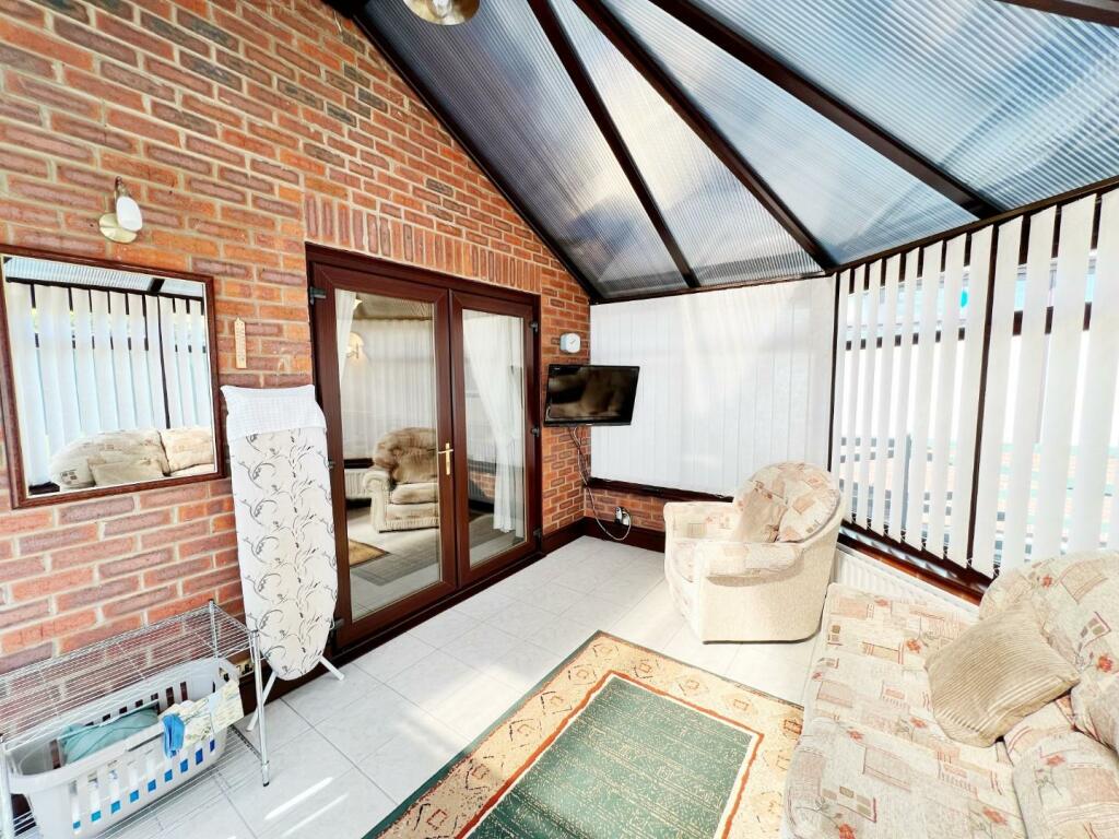 Conservatory pic 3.jpg