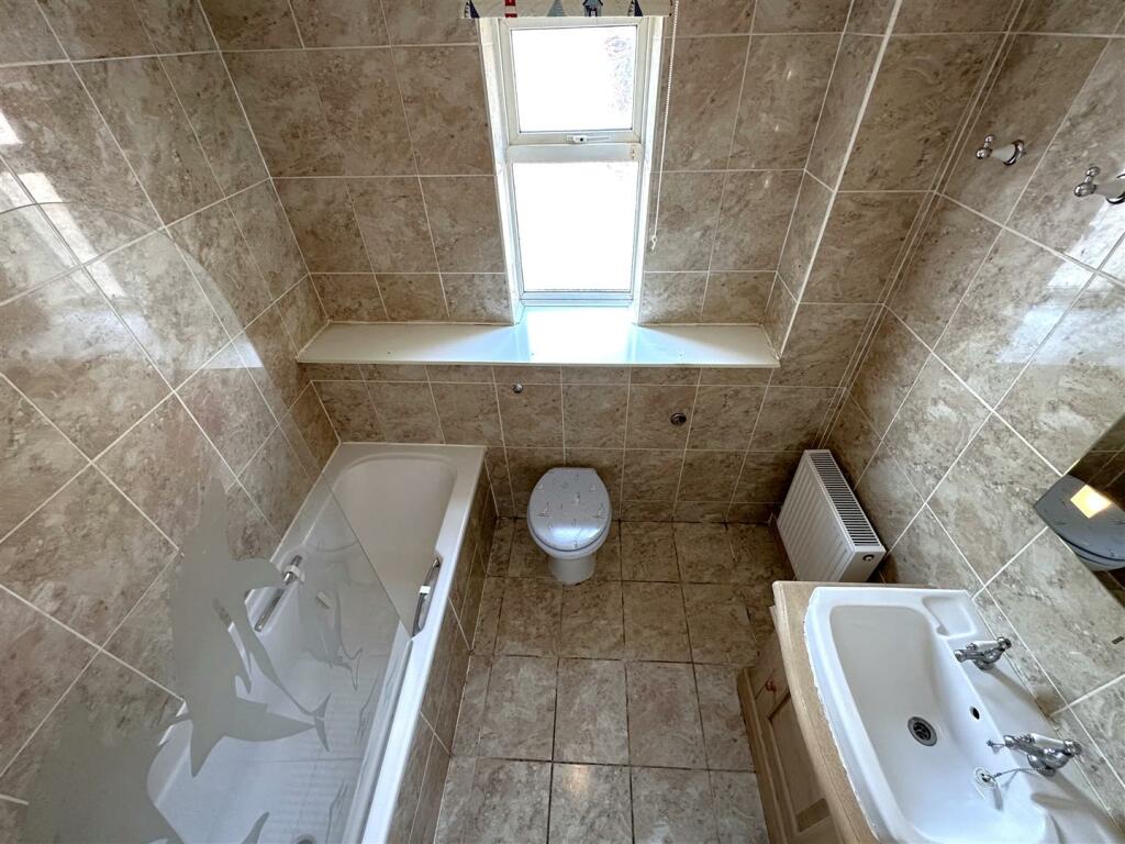 Contemporary Bathroom 498