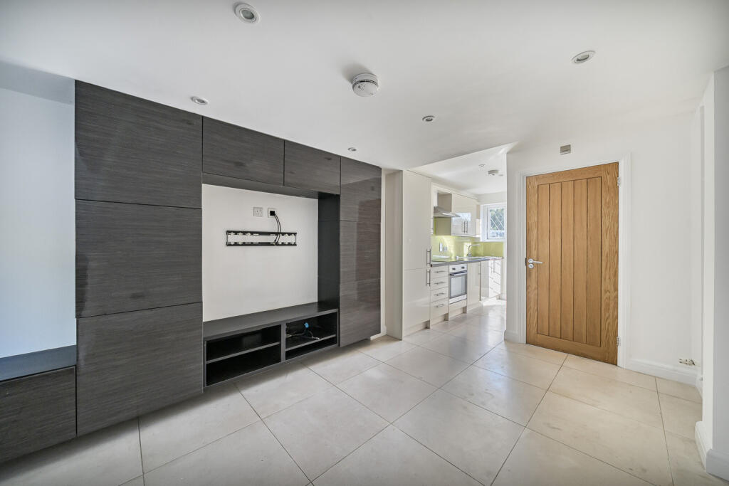 1363618-11-68e3f5...