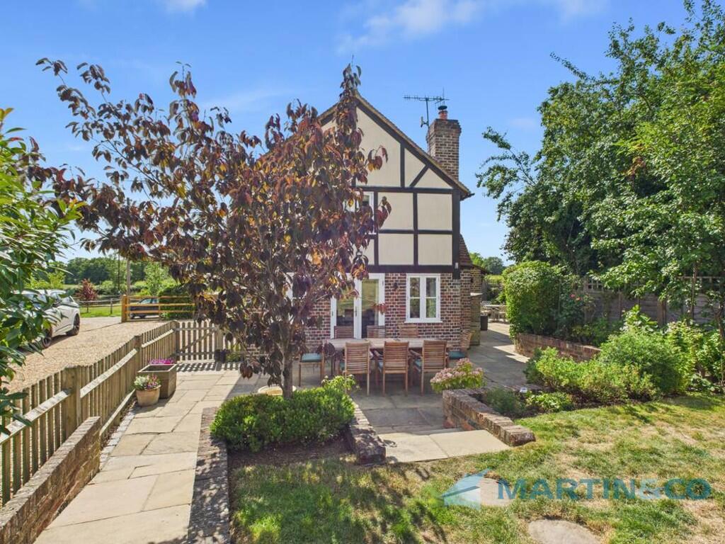 CAM02145G0-PR0073...