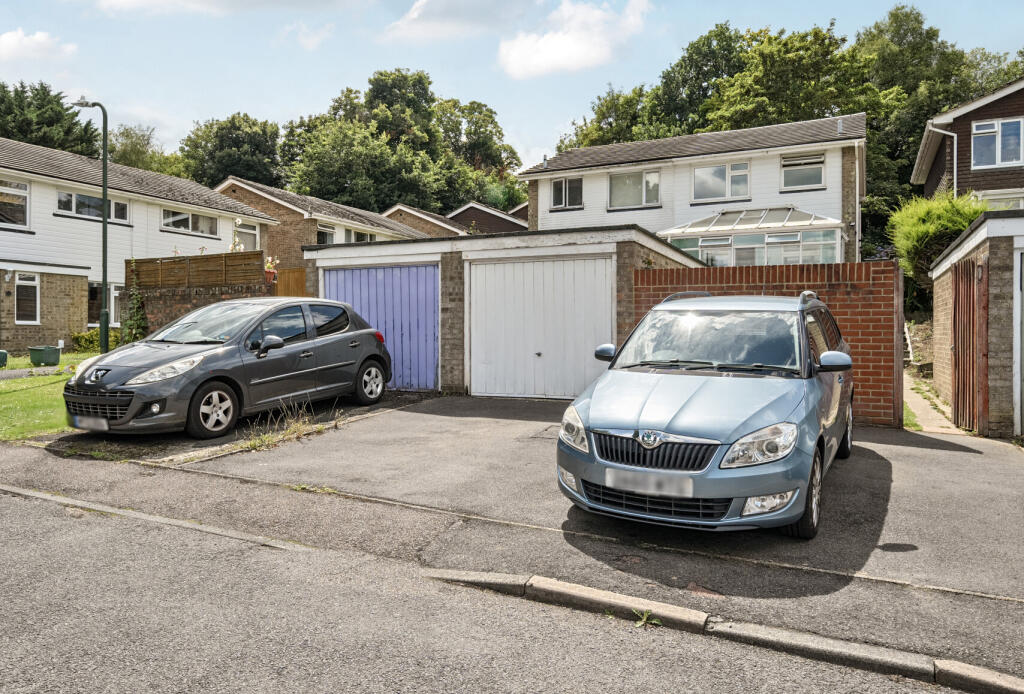 1332049-23-68877e...