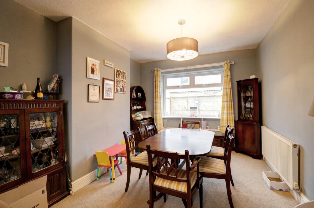 Dining Area 1.2