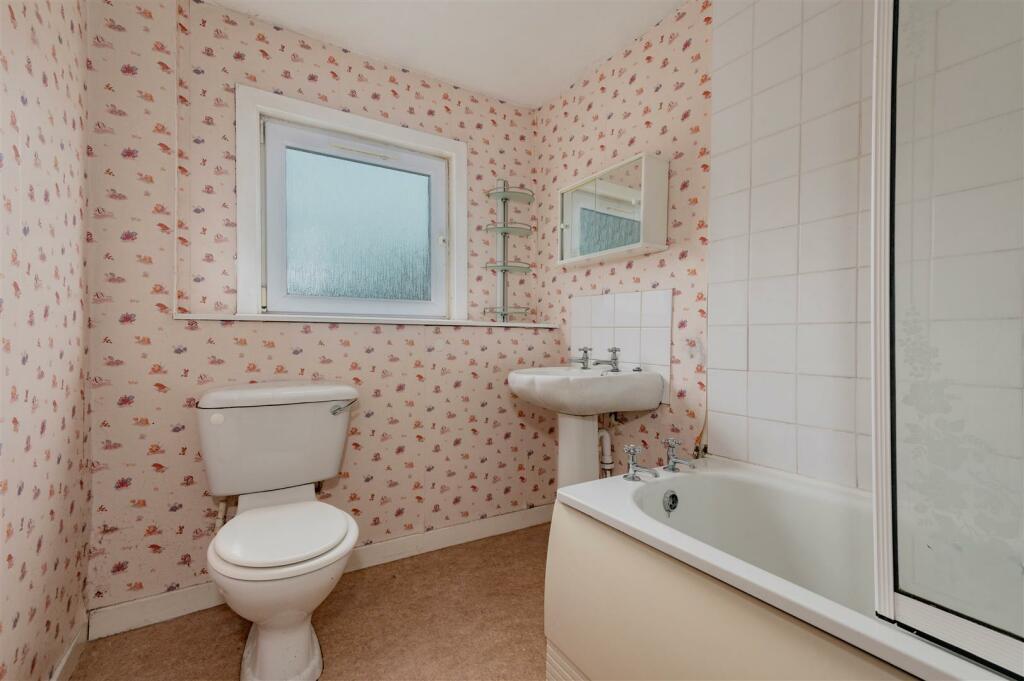 1R 3 Burnside Street Dundee-7.JPG