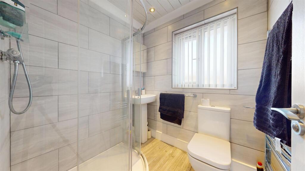 Grantham Crescent Bathroom