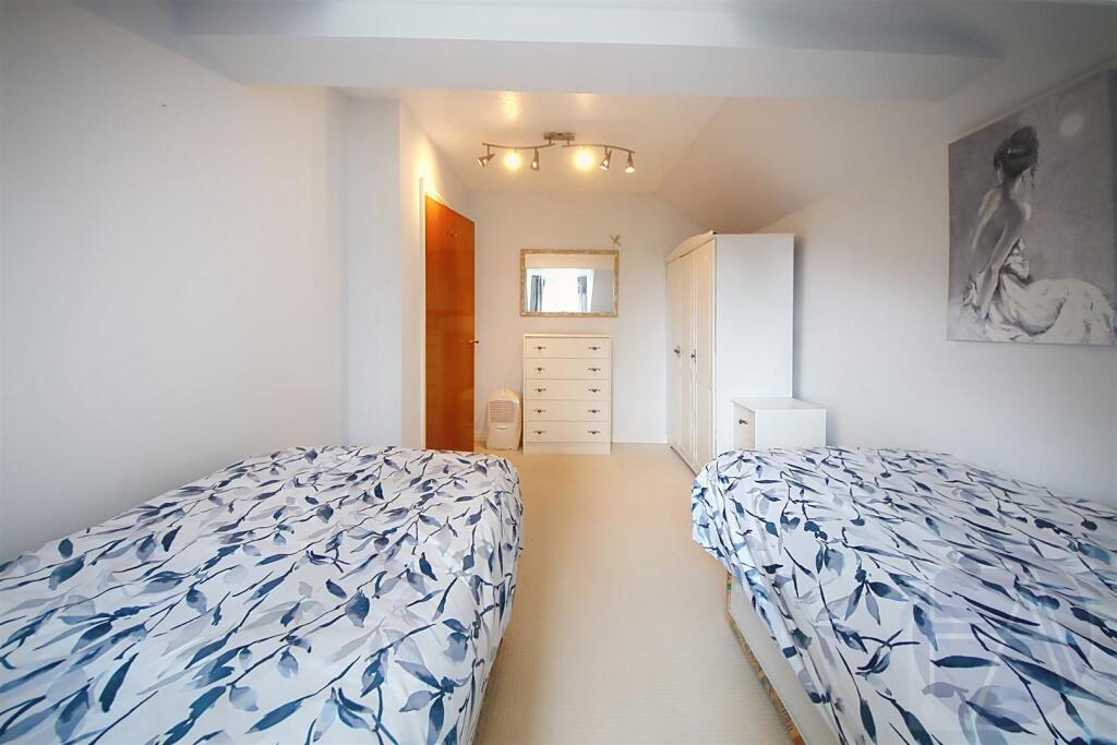 ridgefield-court-10-palatine-road-southport-pr8-2b