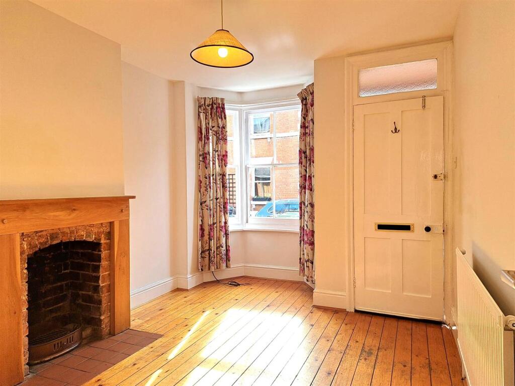 Sitting room.jpg