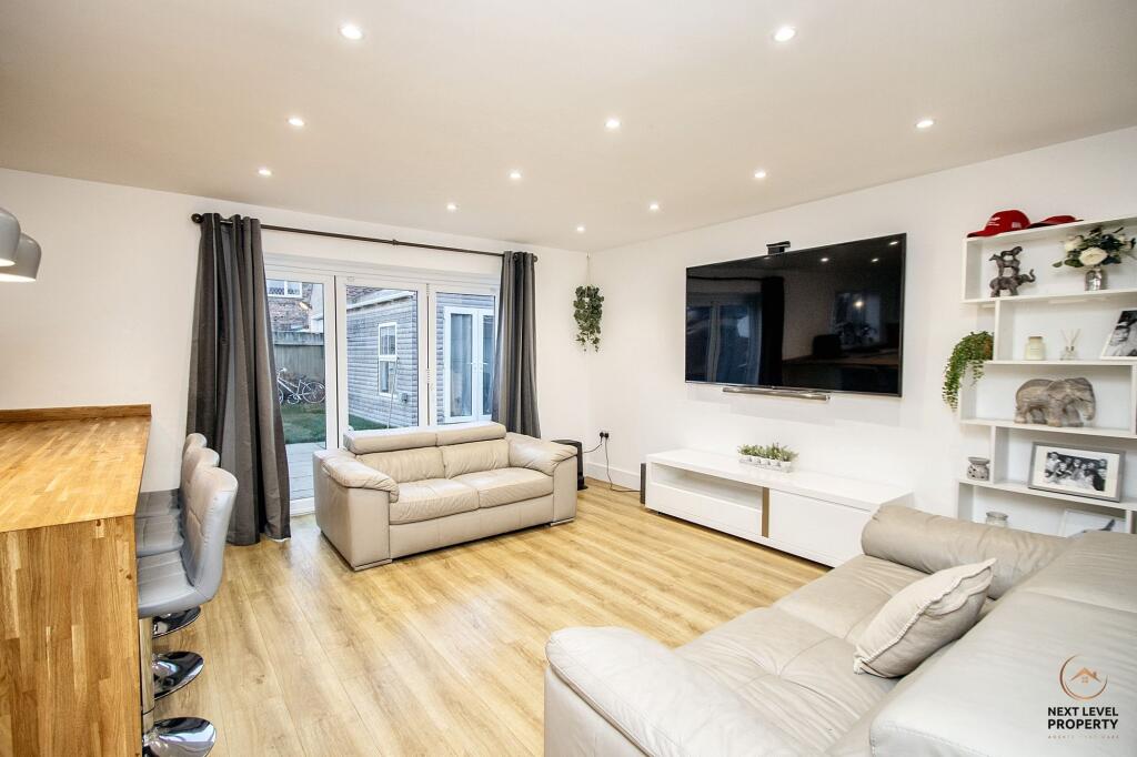 Kitchen/Living Area