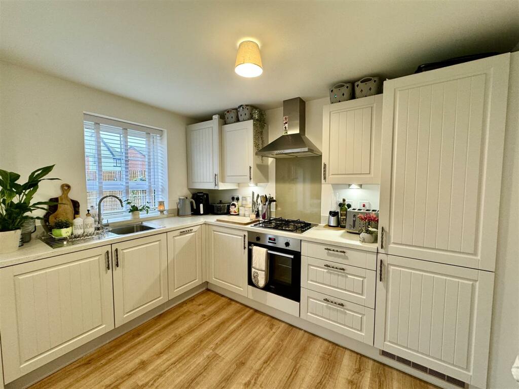KICTHEN/DINING ROOM