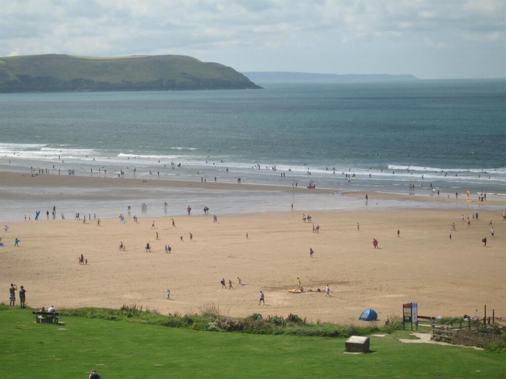 vendor pic beach.jpg