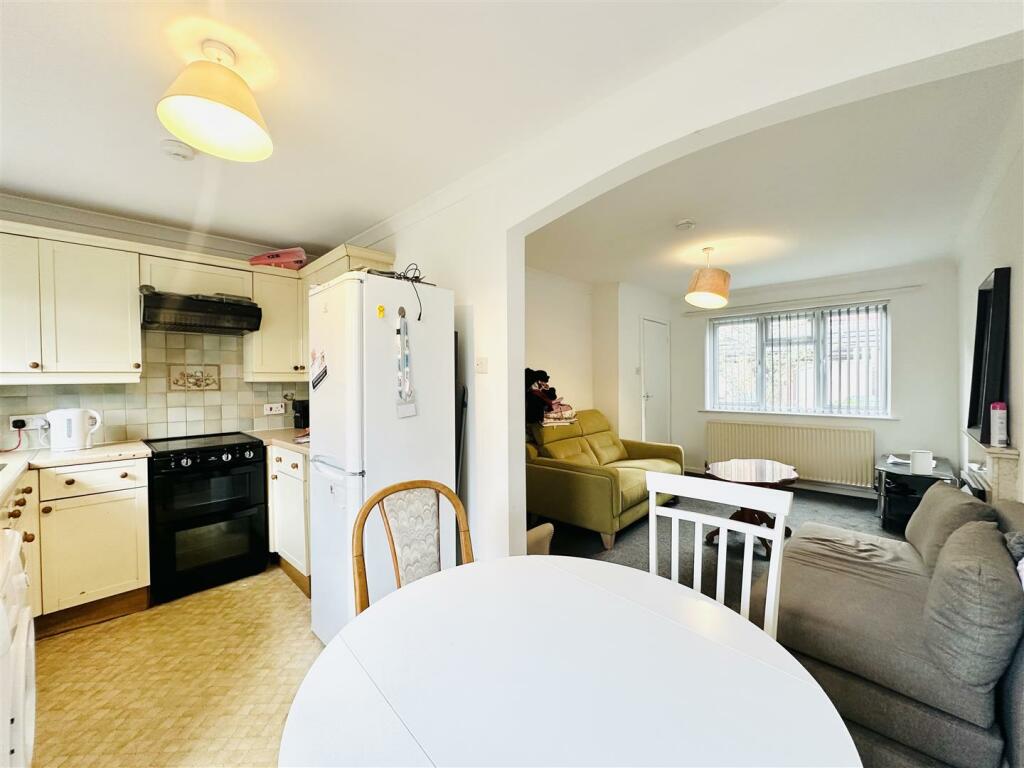 Kitchen/Liivng Area