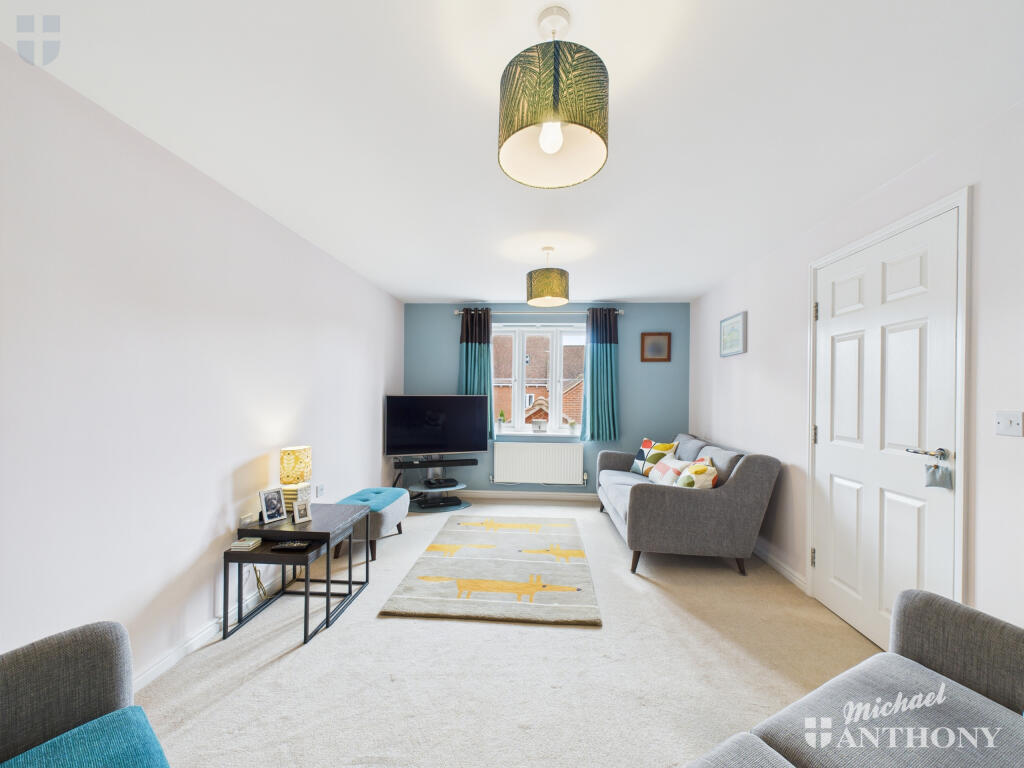 CAM03218G0-PR0735-STILL008