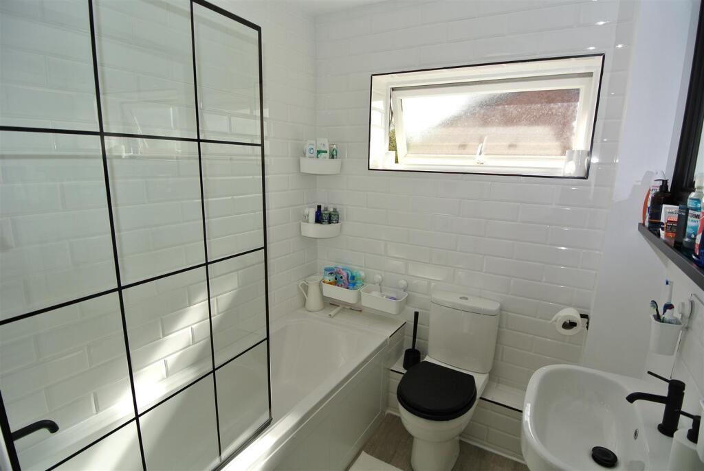 Bathroom.JPG