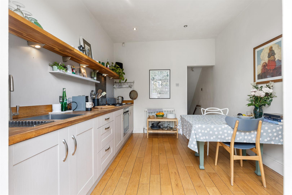 122 Birkby Hall Rd, Birkby 15_297.png