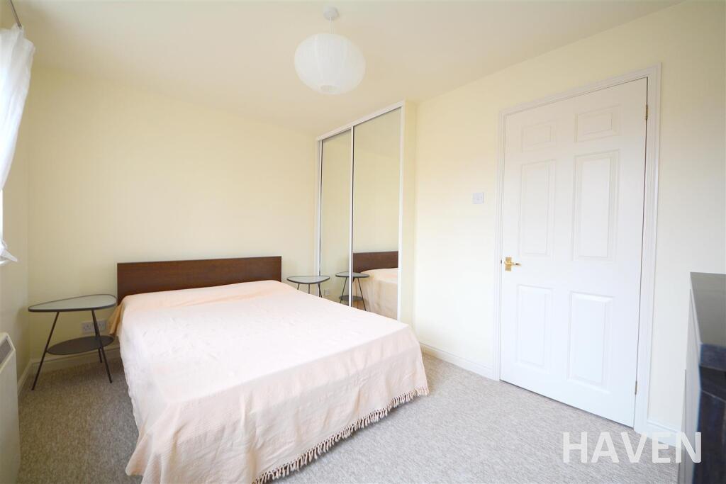 Bedroom1.1.JPG