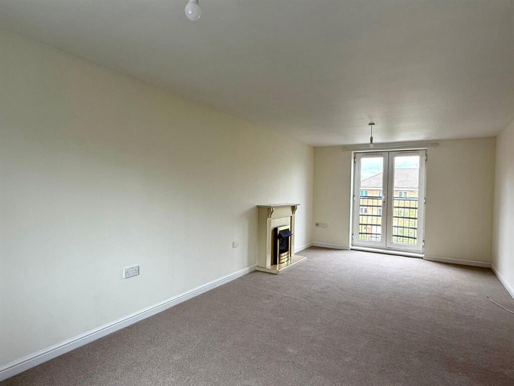 170 Saltash Living Room 2.jpg