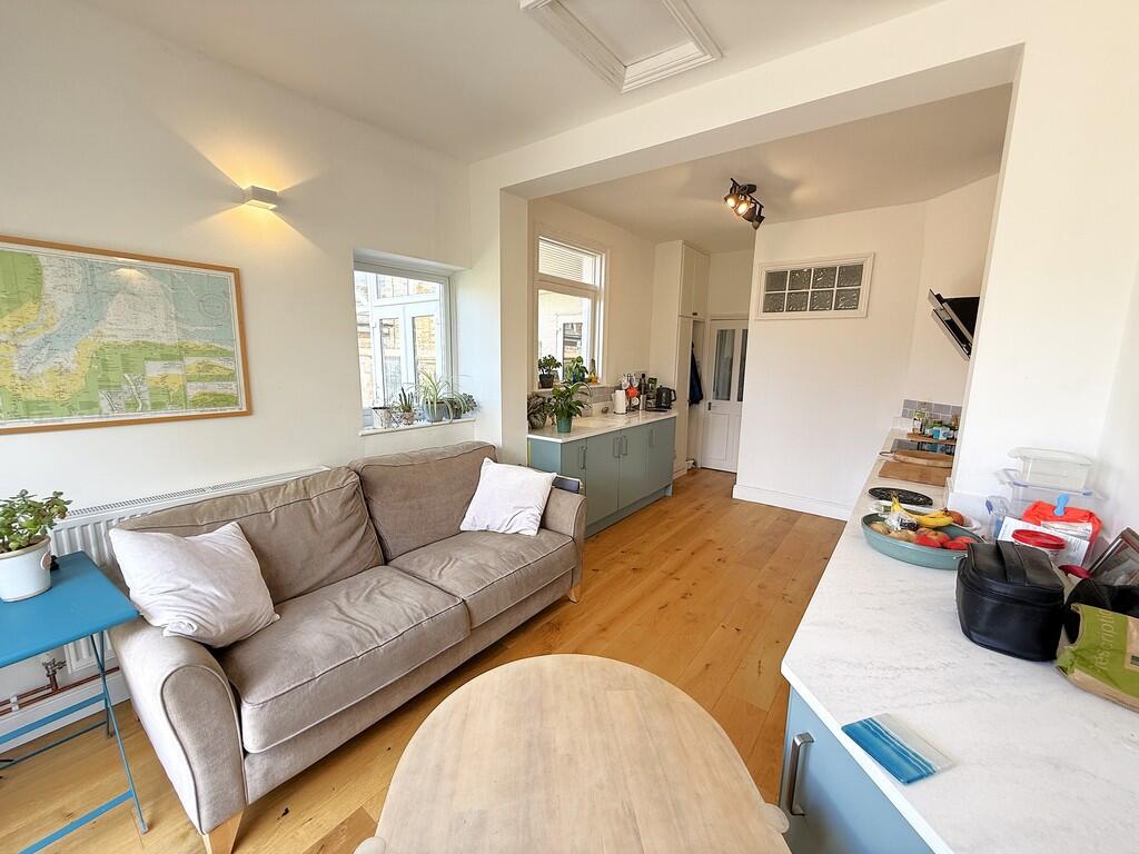 KITCHEN BREAKFAST...