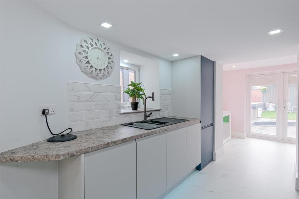 014-23 East Academy Street Wishaw, ML2 8BG.jpg