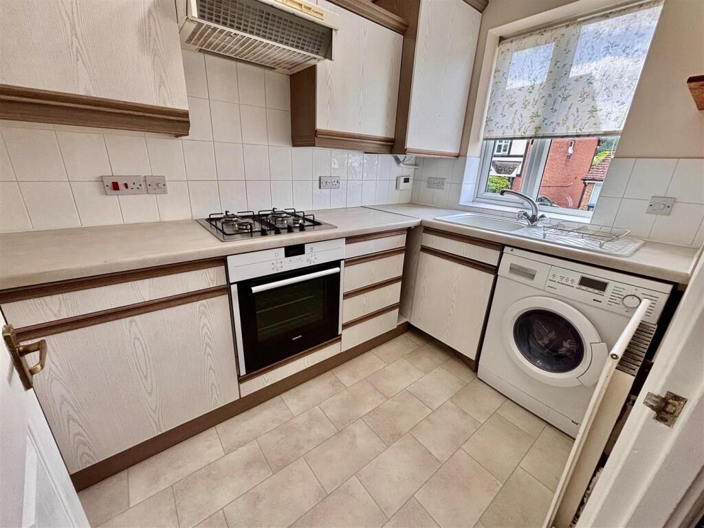 kitchen 1.jpg