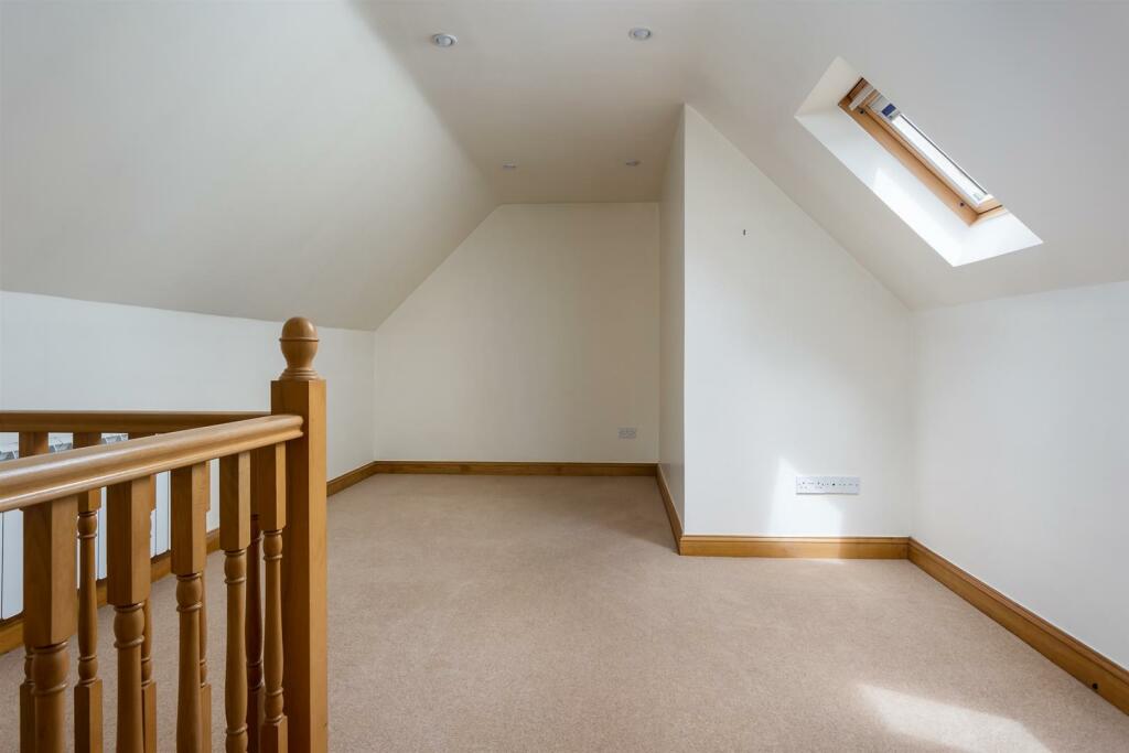 21 - The Granary - GL7 6PA - Web.jpg