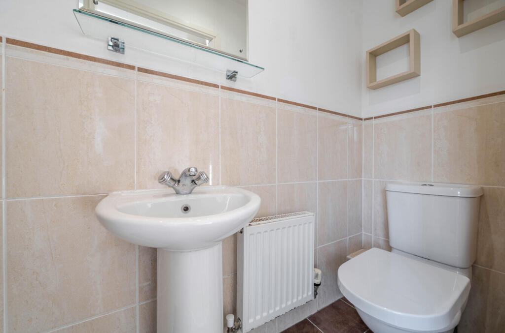 1377104-4-6915cc3...