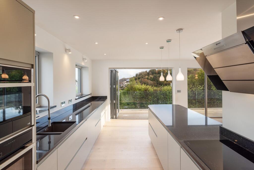 Moonraker_Kitchen