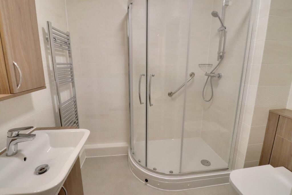 SHOWER ROOM