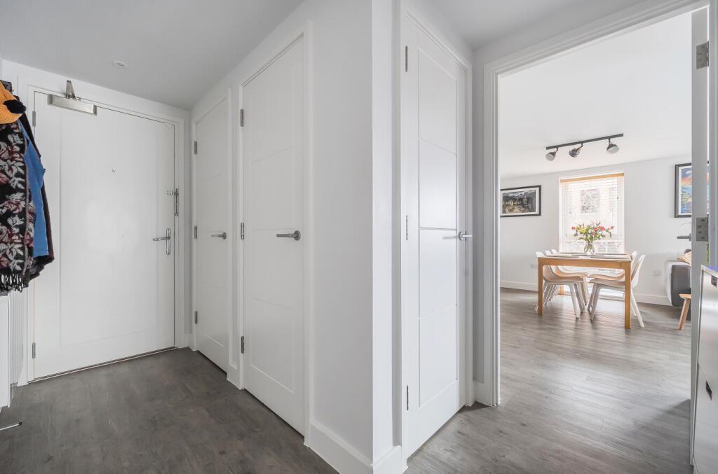 1377022-13-6911f2...