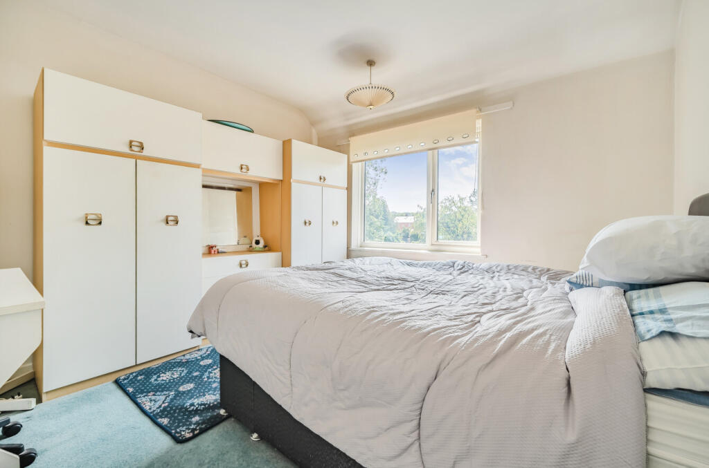 1305719-12-684bed...