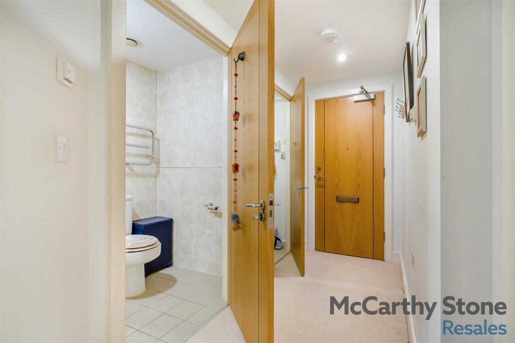 8670696-interior08.jpg