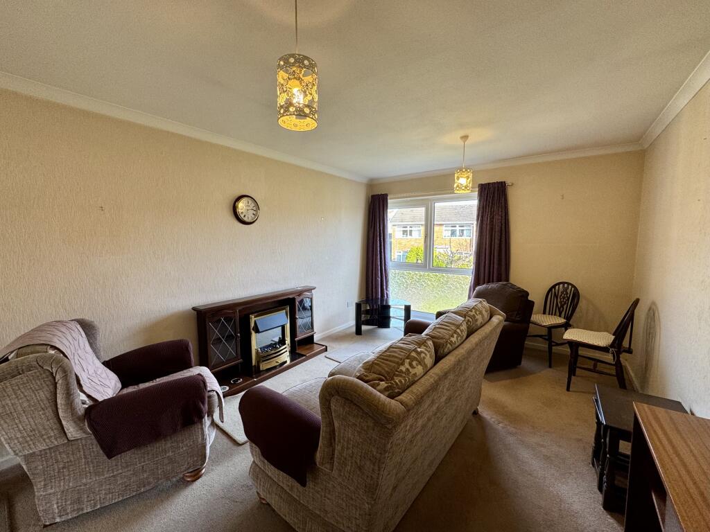lounge dining