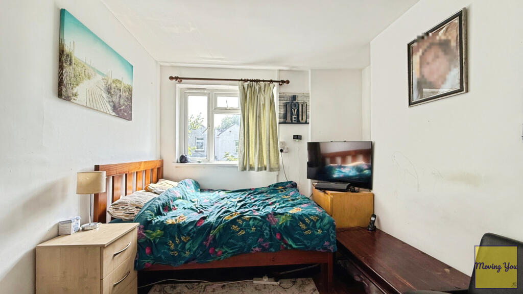 Dining room/ Bedroom