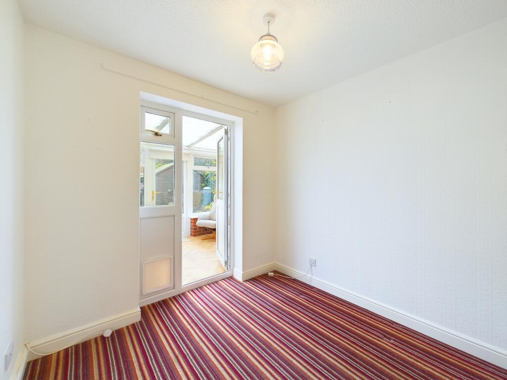 26 Barbican Mews - Bedroom2.1