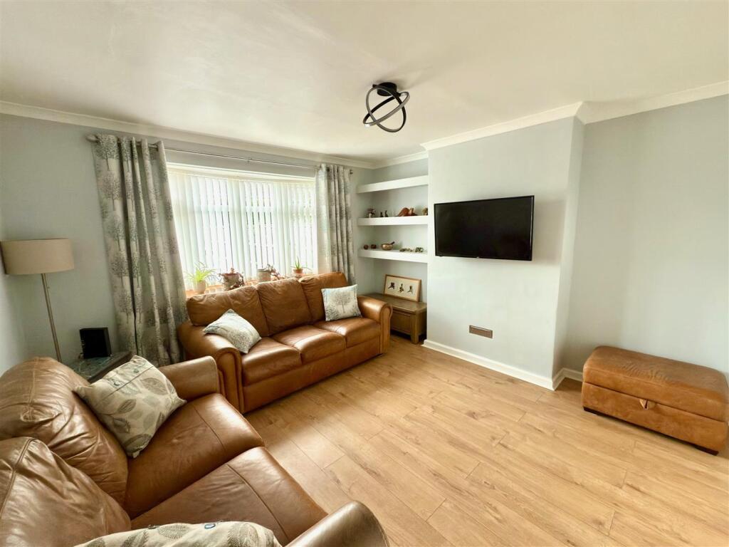 LOUNGE AREA.jpg