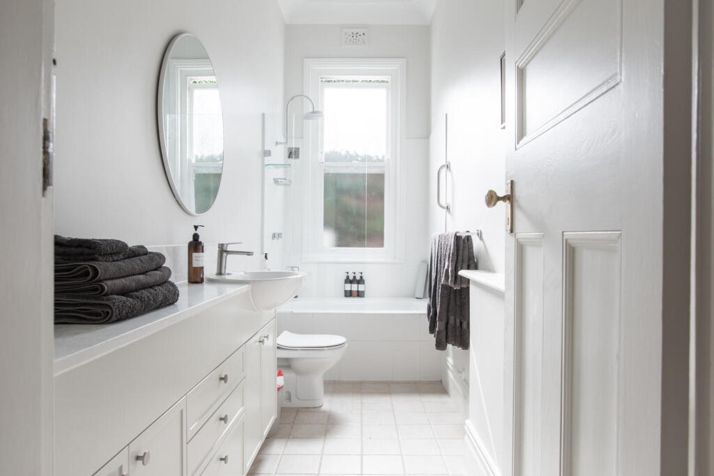 bathroom-2025-02-21-02-05-24-utc.jpg